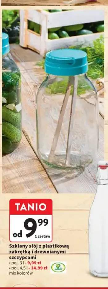 Szklany słój z plastikową zakrętką i drewnianymi szczypcami 4,5l